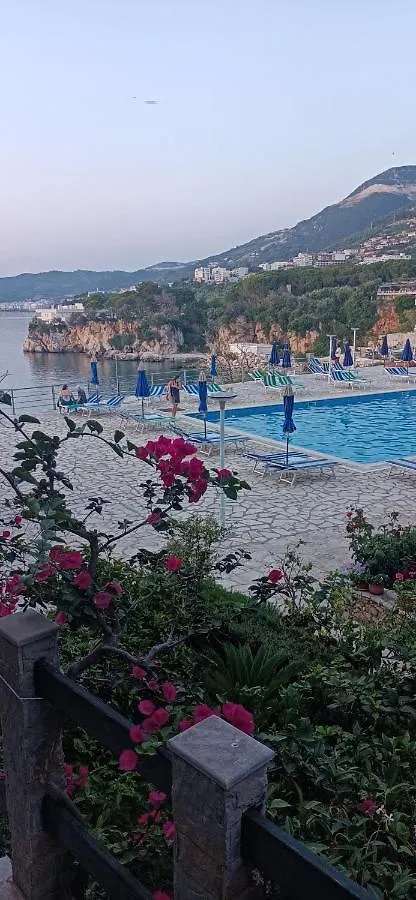 Matthews Beach House Vlore Villa